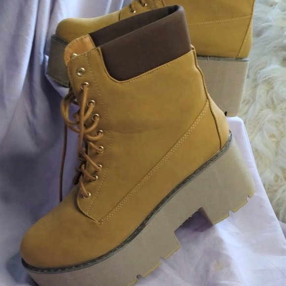 SOLD ON MECARI - Picture 1 of 5